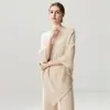 Otoño e Invierno Nueva Camiseta Base de Punto de Cachemira Moda Color Sólido Simple Manga Murciélago Cuello de un Hombro Manga Larga para Mujer Elegante