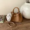 Bolsa Plissada Estilo Coreano para Mulheres Outono e Inverno 2025 Nova Bolsa de Ombro Nicho para o Dia a Dia Bolsa Transversal Retro Fashion