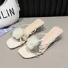 Novedad Verano 2026 Zapatillas de Estilo Hada con Tacón Grueso para Mujer, Sandalias de Deslizamiento Florales Abiertas, Sandalias de Tacón Medio de Moda al por Mayor