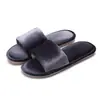 Zapatillas de boda para casa para hombre 2021 zapatillas de tela de algodón para interior fabricantes nuevo otoño e invierno terciopelo dorado de una tira zapatillas de felpa