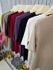 Camiseta elegante para mujer, de un solo hombro, con cuello mao pequeño y manga de tres cuartos, capa base versátil de color liso, elegante top interior de manga corta