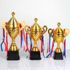 Trofeo de metal para juegos deportivos Copa cubierta binaural Baloncesto escolar Fútbol Premios Trofeo de alta gama
