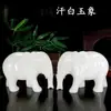 Par de Adornos de Elefante de Mármol Blanco y Jade, Auspiciosos para la Entrada del Hogar, Sala de Estar, Oficina, Artesanías Decorativas, Venta al por Mayor