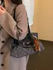 Bolsa feminina simples de grande capacidade 2026 nova moda bolsa de ombro para o dia a dia bolsa de mão de alta qualidade bolsa tote plissada