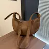Bolso de moda retro tipo dumpling de gamuza estilo coreano para otoño e invierno, bolso de hombro y cruzado casual versátil, diseño simple