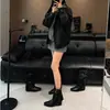 Cinturón de cuero con hebilla cuadrada desmontable de dos vías Botas de pierna ancha plisada moda para mujer tacón oculto botas altas botas de motocicleta