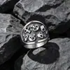 Anillo de titanio para hombre con calavera de vampiro, anillo de moda hipster no convencional, accesorios de moda SA386