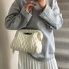 Bolsas de Tricô de Lã de Nicho para Outono e Inverno para Mulheres, Nova Bolsa Versátil Transversal com Corrente para Ombro e Axila, Bolsa de Mão com Fecho