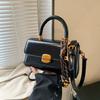 Bolsa de Mão de Nicho Transfronteiriça para Mulheres 2026 Nova Moda Retrô Pequena Quadrada Simples Versátil Ombro Transversal Tendência