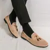 Nuevos mocasines transfronterizos, zapatos casuales esmerilados para estilistas, zapatos de cuero versátiles tipo slip-on con borlas estilo británico, zapatos de talla grande para hombre