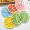 Plato Luminoso de Limón Naranja Simulado Adorno de Resina Creativo DIY Accesorios Colgante de Llavero Refrigerador Materiales Hechos a Mano