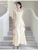Vestido de Noite Tomara que Caia para Mulheres 2026 Novo Estilo Elegante Slim Fit Vestido de Noivado Pode Ser Usado Casualment Cor Champanhe Vestido em Camadas