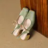 Mary Jane 43 Fada 2024 Sapatos de Salto Médio Grosso Novo Estilo de Sapatos Comércio Exterior Estilo Nacional 33 Novo Estilo Chinês Sandálias Baotou damasco