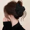 [Procesamiento Personalizado] Pinza para el Cabello Triángulo Negro para Mujer, Estilo de Alta Gama, Adecuada para Cabello Grueso, Pasador para la Parte Posterior de la Cabeza, Pinza de Tiburón