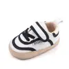Zapatos Casuales para Bebé Estilo Coreano 0-1 Año Otoño Nuevos Zapatos para Bebé y Niño Pequeño Zapatos de Interior Color Sólido Zapatos Colgantes para Bebé BC2291