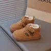 Sapatos Casuais Tendência com Forro de Lã para Crianças 2025 Inverno Novo Quente Versátil para Meninos Sapatos de Algodão de Camada Dupla Botas de Algodão com Forro de Lã para Meninas
