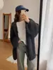 Cárdigan de punto estilo coreano, corte relajado, suave y cómodo para mujer, perfecto para otoño e invierno, con un diseño holgado, oversized y grosor añadido para abrigar.