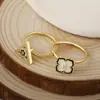 Anillo Abierto Geométrico Rotatorio de Superficie con Circonita Microincrustada en Oro de 18 Quilates Recubierto de Cobre para Suministro Transfronterizo del Distrito Lu Nuevo Producto para Mujer