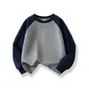 Suéter Infantil Manga Raglan Primavera e Outono Novo Camiseta Básica Estilosa para Meninos e Meninas Cor Mesclada Manga Longa Top Infantil Médio-Grande