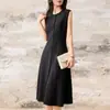 Vestido Tricô Redondo Novo para Primavera 2026 para Mulheres, Cor Sólida, Solto, Casual, Versátil, Sem Mangas, Comprimento Médio