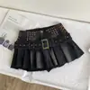 Saia jeans curta feminina estilo hot girl retrô americana, cintura alta, afunilada, plissada, com um design de cinto estiloso