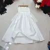 Vestido Nanyou Design Europeu e Americano de Uma Alça com Renda Plissada Transparente Costura Espinha de Peixe Ombro a Ombro