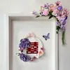 Decoración de habitación de boda con arreglos florales temáticos de amor, incluyendo flores artificiales de esquina, decoración de habitación de boda y coronas artificiales para las habitaciones de los novios, con caracteres auspiciosos