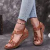 2026 Nuevas Sandalias de Cuña de Talla Grande para Mujer Estilo de Comercio Exterior Banda Elástica Slip-On Estilo Europeo y Americano Sandalias de Suela Gruesa para Mujer Verano