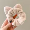 Elásticos de cabelo de alta elasticidade e durabilidade para mulheres, com um design estiloso e chique, perfeitos para criar um penteado semi-preso descontraído e elegante ou um rabo de cavalo.