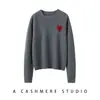 Suéter feminino de cashmere gola redonda, top grosso de manga longa com camada dupla, novo estilo outono e inverno com bordado de coração, camada interna quente