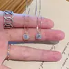 Colar Quadrado Pequeno com Brilho de Diamante para Mulheres Design de Nicho Ins Estilo de Temperamento de Luxo Leve Vibe de Alta Classe Estilo Indiferente de Celebridade da Internet Corrente para Clavícula
