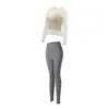 Elegante conjunto de fitness y yoga para mujer, con diseño cruzado, panel de malla, mangas largas, sujetador incorporado y características moldeadoras, adecuado para Pilates y otros entrenamientos en otoño