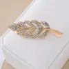 Broche único de perlas con diseño de corazón 2024 nueva moda otoño e invierno corsage accesorios de alfiler delicados para mujer Corea del Sur