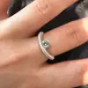 Anillo de punta de galaxia con destellos finos e incrustaciones de diamantes, con diseño de libro de equitación rojo, con diseño de explosión, estilo italiano de industria pesada, con diseño de cruz irregular para mujer.