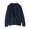 Cardigan Feminino Casual Solto de Tricô de Caxemira Novo Estilo com Botões Decote em V Estilo Coreano Bolso Duplo Cor Clara para Ir ao Trabalho