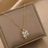 Nuevo Collar de Acero de Titanio para Mujer Lujo Ligero Temperamento Letra Perla Gargantilla Vintage Moda Colgante Cadena Clavícula Colección al por Mayor