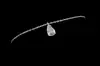 El collar de plata de ley S925 con diseño de nicho de gota de agua de Yinyiyuantong para mujer es una cadena para la clavícula de alta gama, moderna y exquisita