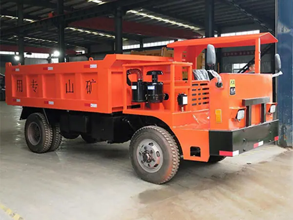 UQ-8矿用运输车.jpg