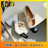 Elegantes e Versáteis, Deslumbrantes Sapatos Mary Jane Retrô para Mulheres, Novos Sapatos de Salto Único Estilo Francês Inspirados em Chanel para Mulheres, Coleção Primavera/Verão 2025
