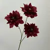 Dália de haste única, com três cabeças, sonhadora - um arranjo de flores decorativo para casamentos, decorações de corredor e decoração de casa. Buquê de flores artificiais