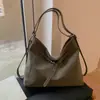 Bolso Tote Estilo Retro para Mujer 2025 Invierno Nueva Moda Gran Capacidad para Viajar de Commute de Aspecto Elegante Bolso de Ocio a la Moda