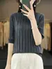 Camiseta de color liso cuello redondo canalé vertical lana peinada manga corta holgada adelgazante para commuting primavera y verano nueva manga corta
