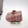 Chinelos Plataforma Cuña Coloridos Listrados da Moda para Mulheres, Combinam Bem com Saias, Estilo Fada, Tira Única, Dedos Abertos, Aumenta a Altura, Calçados de Praia