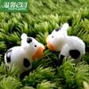 Warm E Garden Moss Micro Paisagem Jóias tamanho pequeno Cow Doll Combinação DIY Montagem Resina Ornamentos