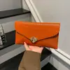 Nuevo Bolso de Mano tipo Sobre de Lujo 2026 para Mujer, Sencillo y Versátil con Hebilla Metálica, Bolso de Fiesta Moderno y Elegante, Estilo Celebridad de Internet de Verano