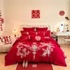 Conjunto Vermelho de Quatro Peças para Casamento Roupa de Cama Bordada para Noivos Recém-Casados Capa de Edredom Bordada Presente de Casamento Quarto de Casamento Cama de Casamento Conjunto Bordado Festivo