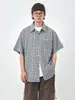 Camisa de Houndstooth Retro Literaria Japonesa para Pareja de Manga Corta para Hombre Moda Versátil Holgada y Atractiva Camisa Casual