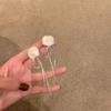 Hermosos pendientes blancos esmaltados para mujer, exagerados, florecientes, dulces y frescos, estilo Hong Kong, pendientes personalizados con cara redonda.