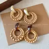 Brincos de Palha Estilo Férias de Verão na Beira-Mar com Design Único, Moda de Nicho, Brincos Estilosos e Distintos, Acessórios de Orelha Únicos Atacado