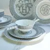 Juego de vajilla de porcelana de hueso retro europeo transfronterizo de 58 piezas con caballo de tiro gris, juego de café, juego de cuencos, cucharas y platos, juego para el hogar